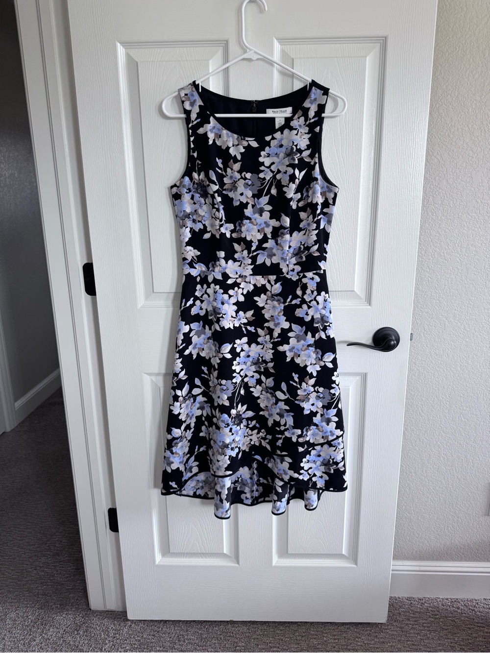 White House black market navy and Light Blue Floral Sleeveless Fit-and-Flare Dre
